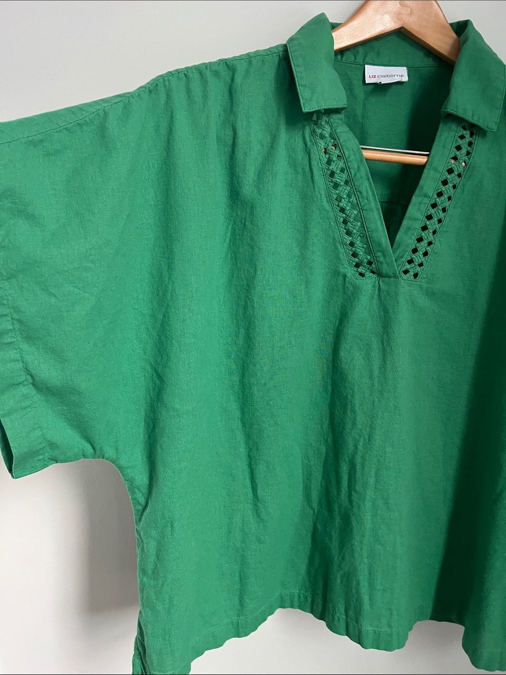 Liz Claiborne | Kelly Green V-Neck Crochet Trim Dolman Sleeve Tunic Size XL - Picture 5 of 16